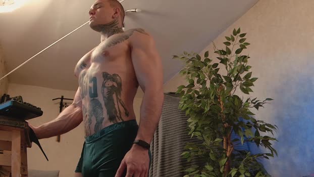 bulatov_x 02-08-2025 video kissing