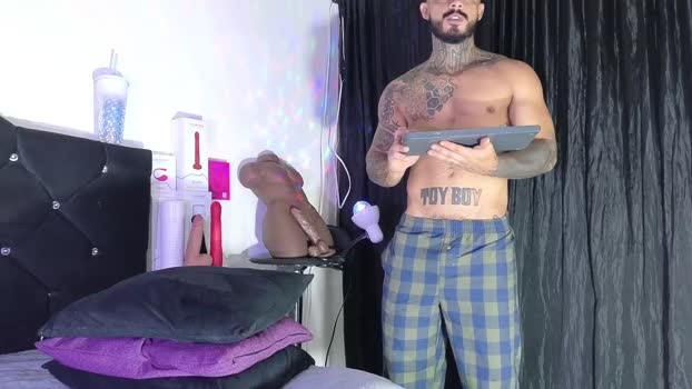 john_and_louis 03-08-2025 video gay