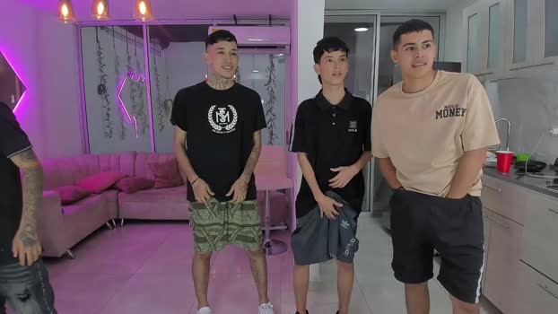 boysdeluxemilitary 10-08-2025 video kissing