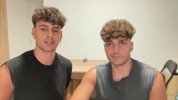 italianboy092 13-08-2025 video kiss