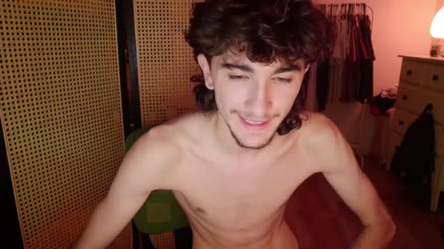 zipdown_ 21-08-2025 video kissing