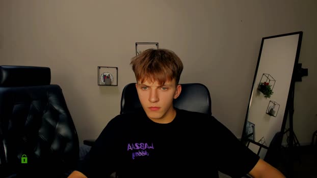 travis_wolf_ 22-08-2025 video Recorded