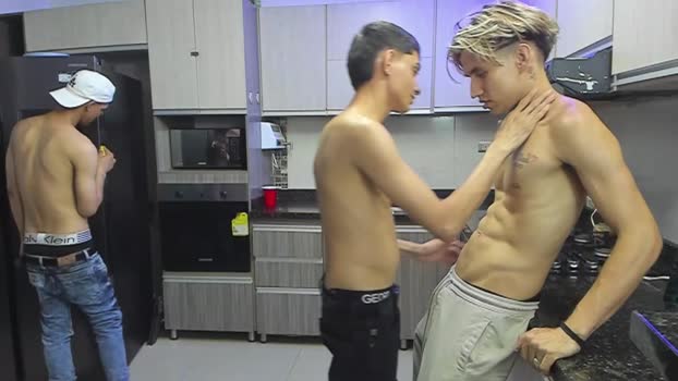 voyeurism_guys 22-08-2025 video playtime