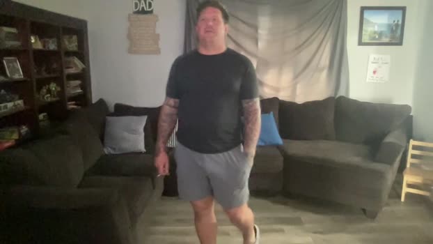 happilymarr1ed 16-09-2025 video kissing