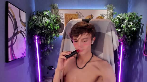 john_weasley 25-09-2025 video kissing