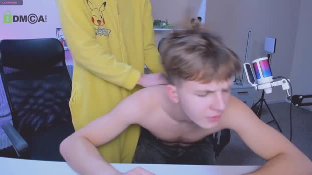 travis_wolf_ 12-10-2025 video Webcam