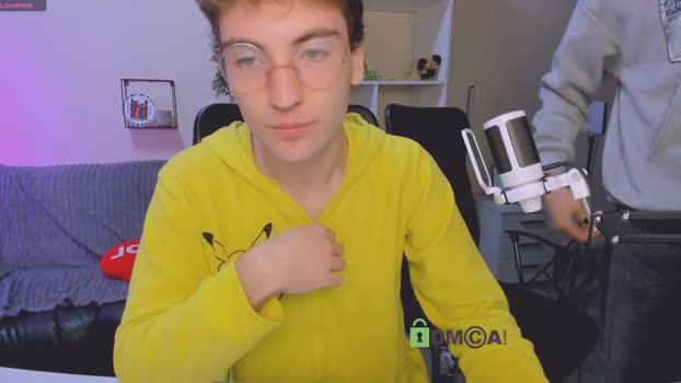 travis_wolf_ 12-10-2025 video handsome