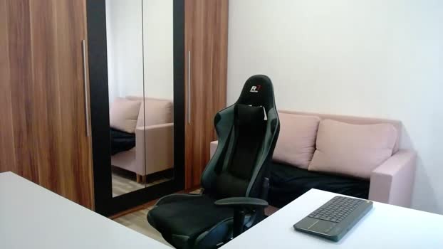 darius_94 16-10-2025 video fingers