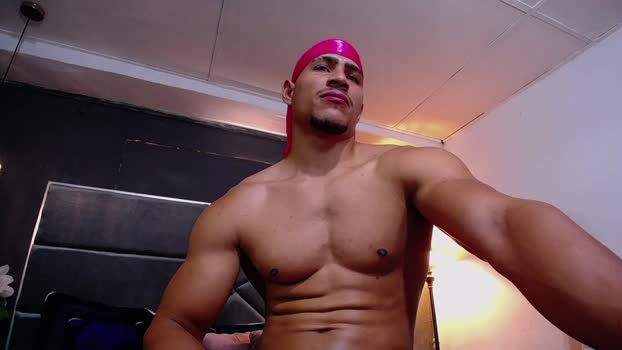 adam_fit19cm 18-10-2025 video Video