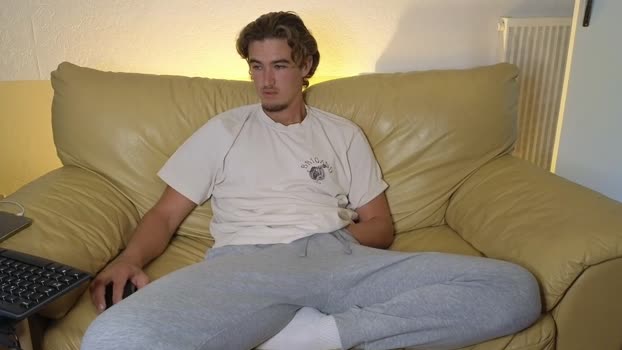 alex83530 26-10-2025 video handsome