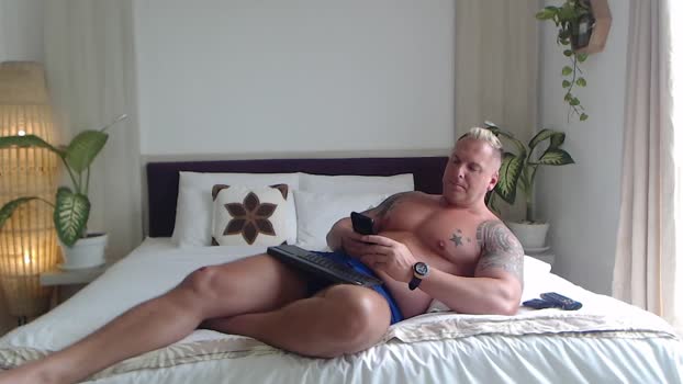 leoboyf4f 27-10-2025 video striptease