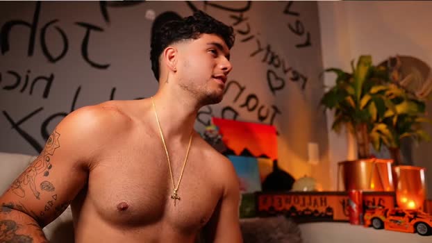 noha_miler 27-10-2025 video kiss