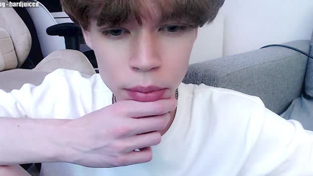 pawclaw 26-10-2025 video lick