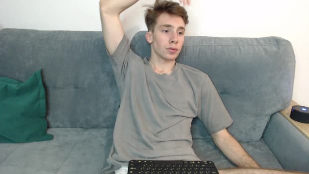 cute_brian 27-10-2025 video kiss