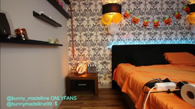 selly__madelline Chaturbate Female 30-10-2025