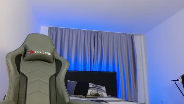 aaront0pmuscles 30-10-2025 video jerkoff