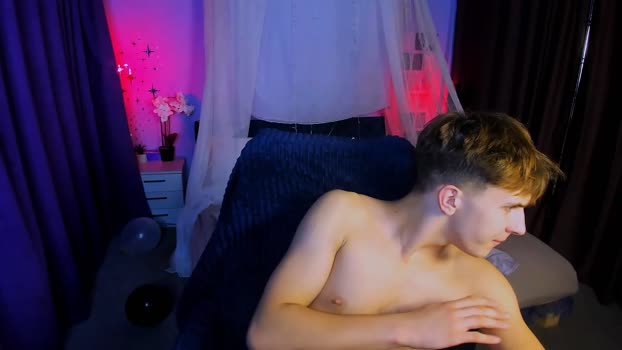 travis_wolf_ 07-11-2025 video lick