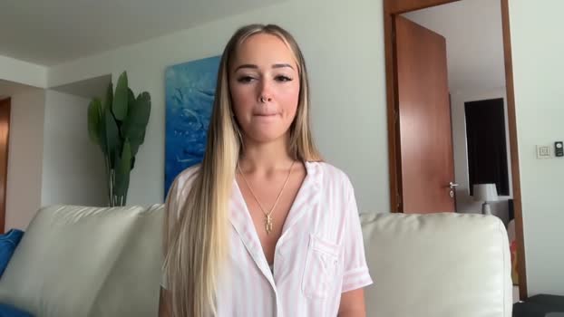 luvlivvyy Chaturbate Female 10-11-2025