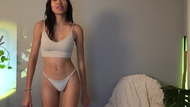 littlemiss_kira Chaturbate Female 16-11-2025