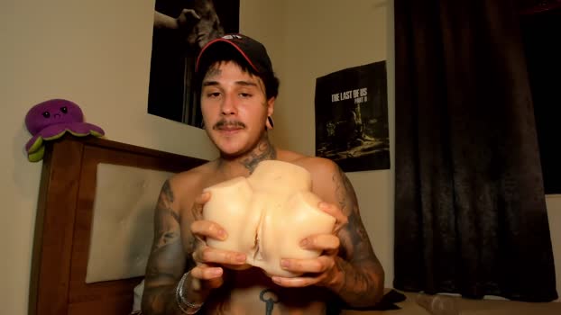 ululante 25-11-2025 video striptease