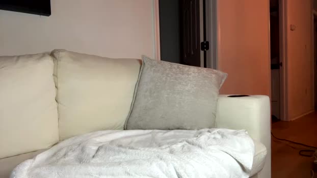 hotguylovesbush93 04-12-2025 video kissing