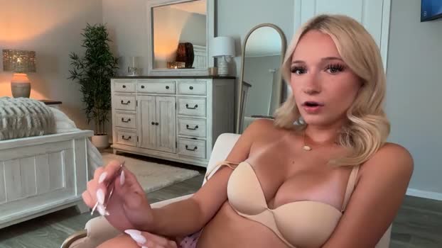 roxyrain2736 Chaturbate Female 05-12-2025