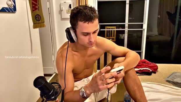 orlando__bloom 07-12-2025 video legs