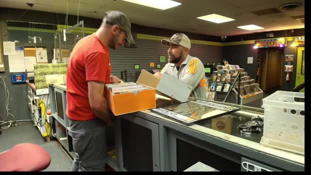 hardworkertn 11-12-2025 video fingers