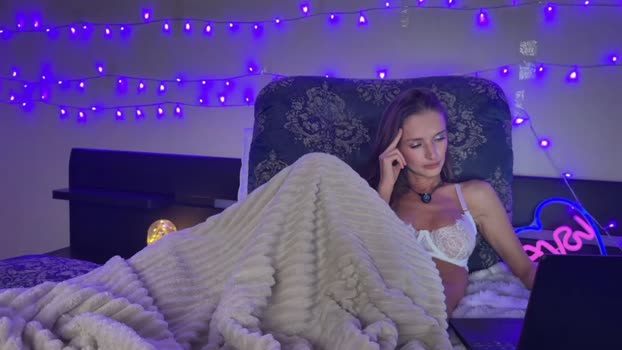 fantasy_moonlight Chaturbate Female 12-12-2025