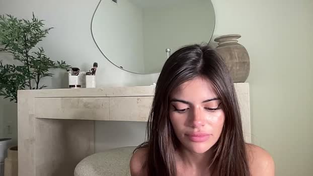 poutyselena Chaturbate Female 18-12-2025
