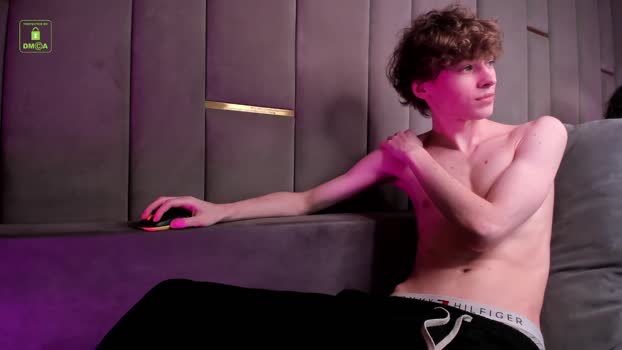 curlytwinkboy 24-12-2025 video suck