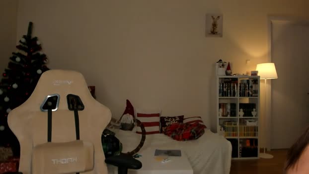 emilyhoston Chaturbate Female 27-12-2025