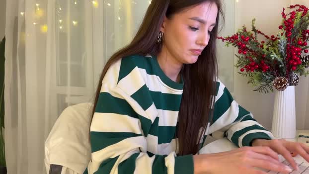 xxx_leila Chaturbate Female 30-12-2025