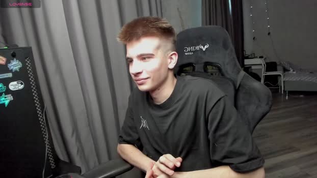 martin_xxxl 06-01-2026 video kiss