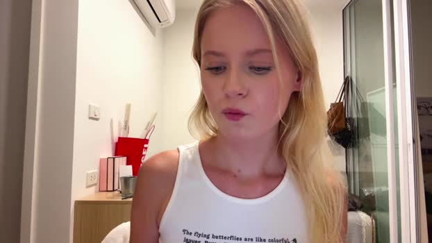laraineprada Chaturbate Female 23-01-2026