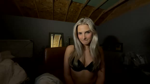 millielovespretzels Chaturbate Female 31-03-2026