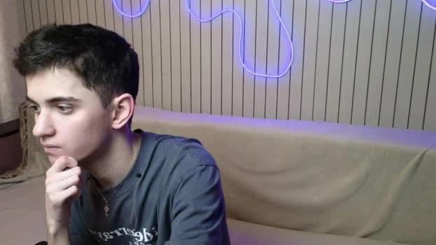 alexander_18_xxl 19-04-2026 Gay Recording - striptease love