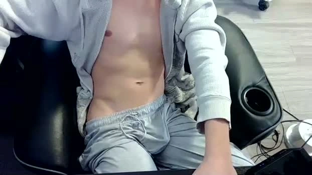 skrogdog 28-04-2026 Gay Recording - kissing bicurious