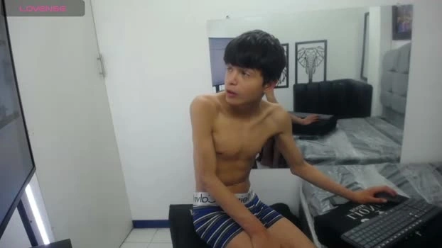 alex_it0 30-04-2026 Gay Recording - legs lush