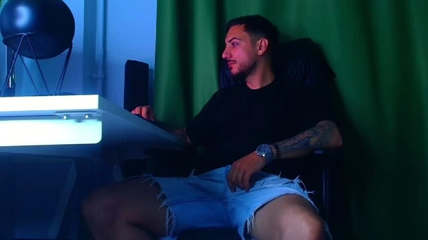 romaniamaster1 30-04-2026 Gay Recording - Porn handsome