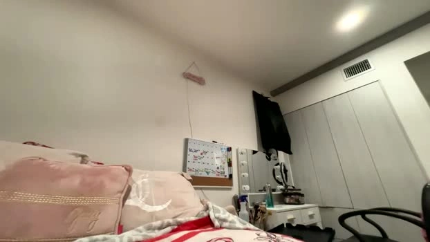 yungfemslut 30-04-2026 Gay Recording - kink show