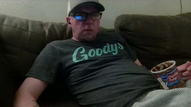 hungsingledad79 04-05-2026 Gay Recording - sexyfeet blowjob