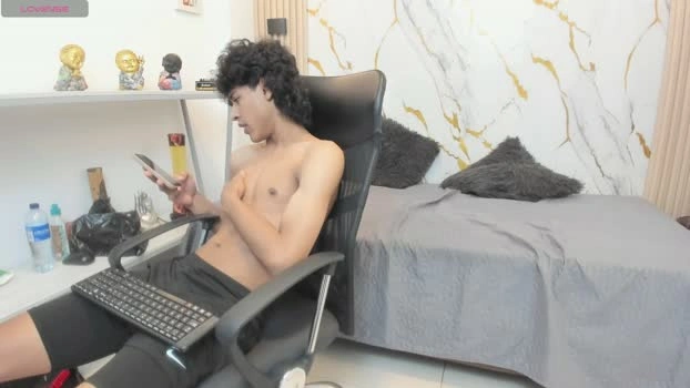 zayn_fox32 04-05-2026 Gay Recording - bigass bj-dildo