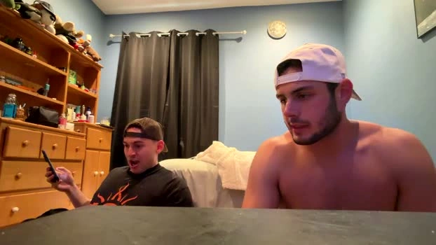 leaderzac 07-05-2026 Gay Recording - kissing Pretty