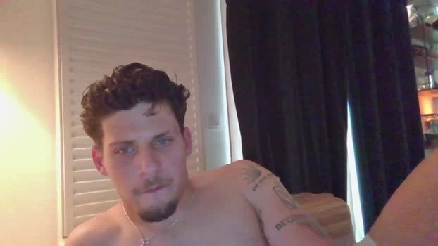 roberto_twink1 12-05-2026 Gay Recording - Topless jerking