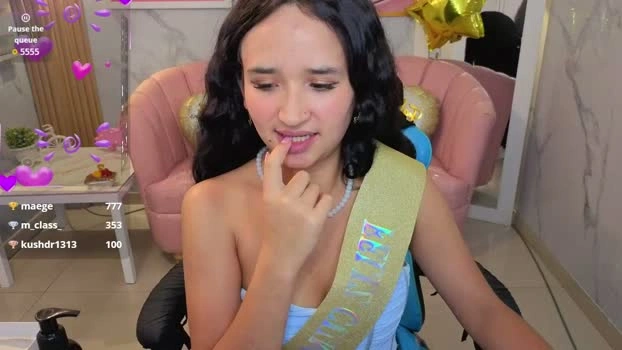 bella_vibes_s 17-05-2026 kink big playtime bj-dildo Recording