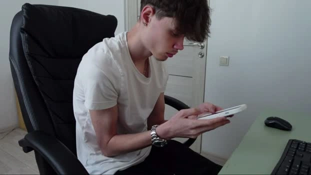 thomas_brons 27-05-2026 Male Recording - play Gay