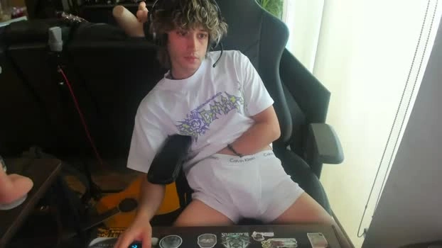 bashful4200 01-06-2026 Male Recording - cute bicurious