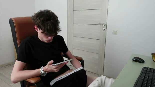 thomas_brons 02-06-2026 Male Recording - handsome Download