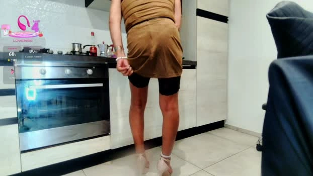 ladyoxana 08-06-2026 Trans Recording - legs dirty